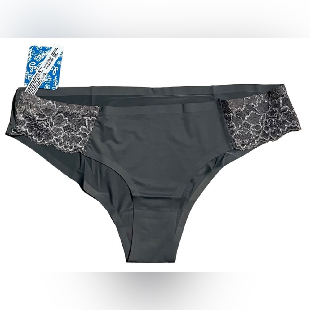 Free People Intimately Smooth Cheeky Bikini Panty
Graphite grey Size Small NWT